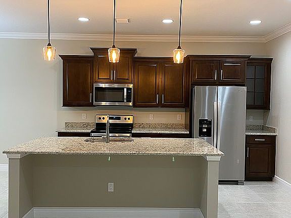 2nd image of 2529 Bella Vista Cir
