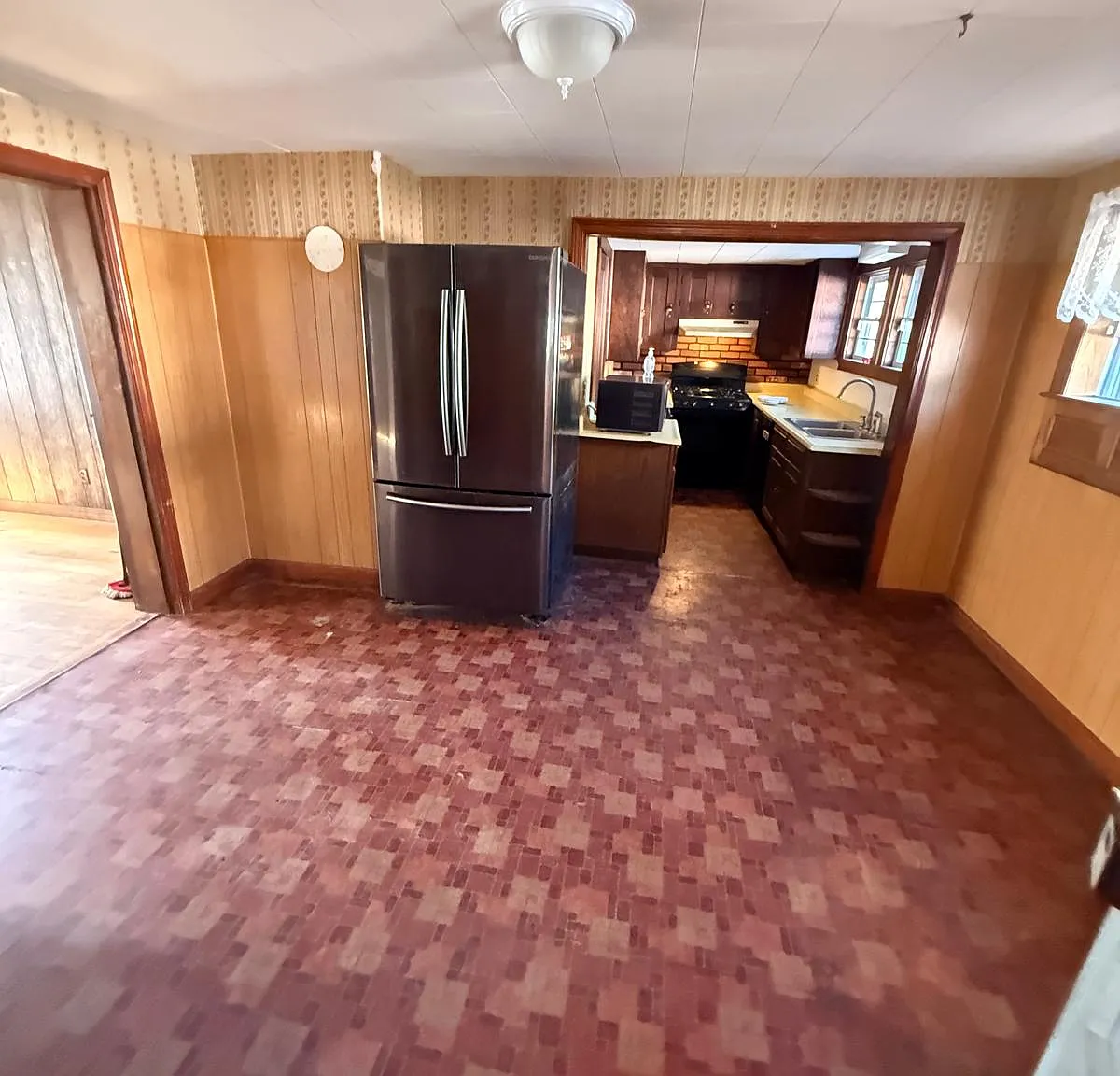 4 bed, 1284 sqft, $2,300 — Photo 1