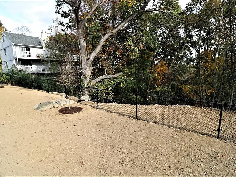 121 Hillcrest Ave — Photo 21