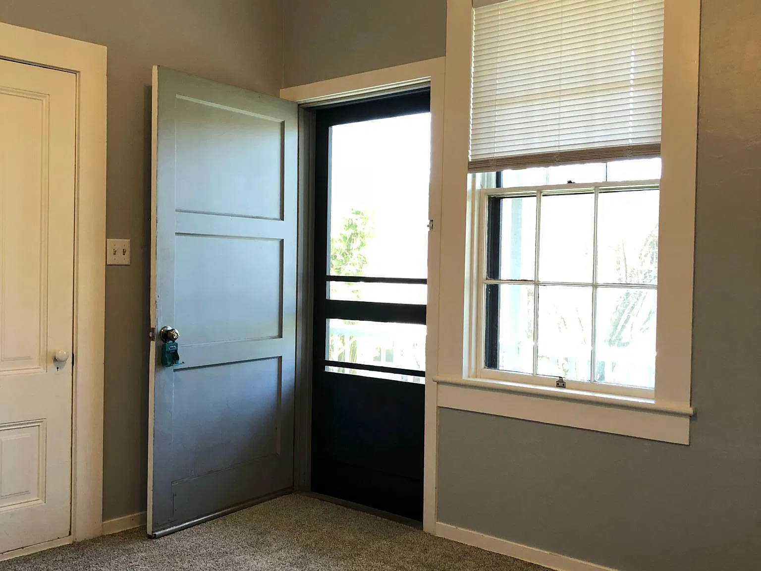 Studio, $995 — Photo 3