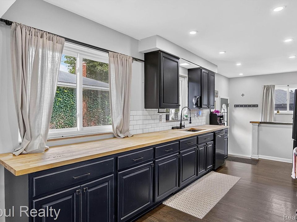 9031 Laurel St, photo 26