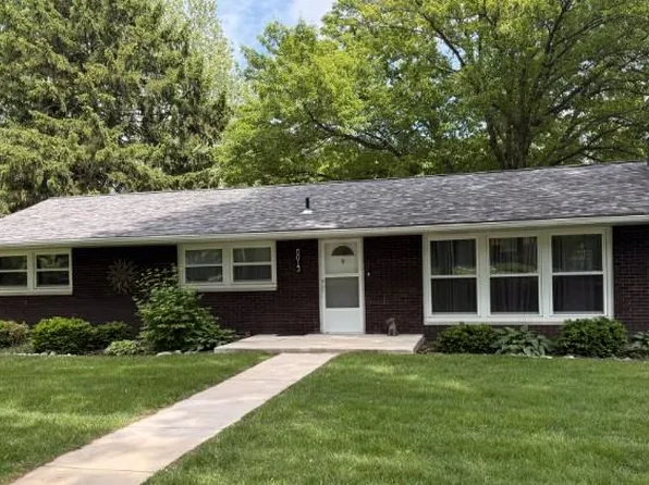 5013 Crystal Lake Dr, Godfrey, IL 62035