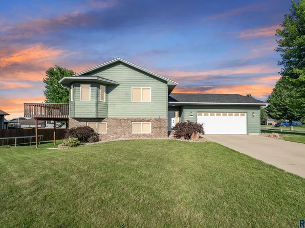 8000 W Eli Ct, Sioux Falls, SD 57106