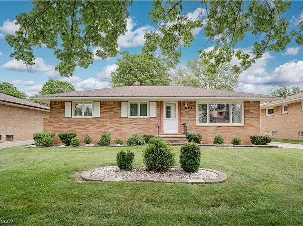 7635 Tamiami Dr, Parma, OH 44134