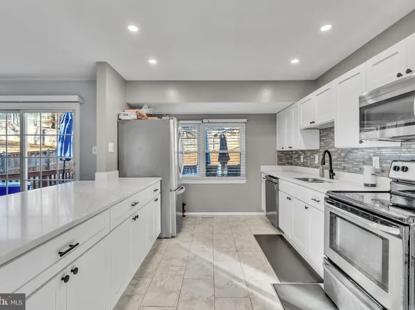 9012 Cameron Ct, Clinton, MD 20735