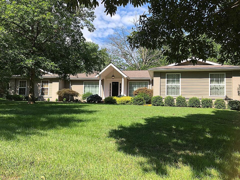 1st image of 605 Claymont Estates Dr