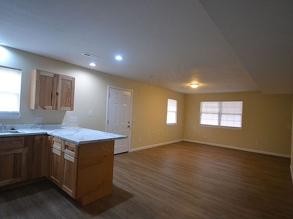 4th image of 513 N Cherry St #0