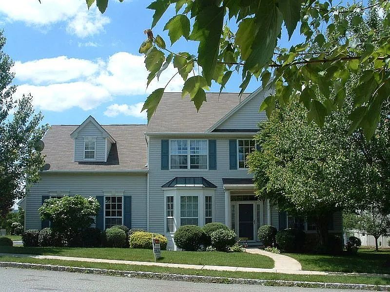 1st image of 206 Winding Hill Dr