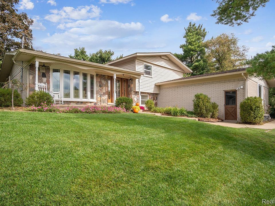 1st image of 5249 Red Fox Dr