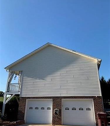 4th image of 5216 Moore Acres Dr