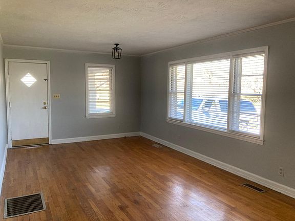 3rd image of 517 Lee Dr