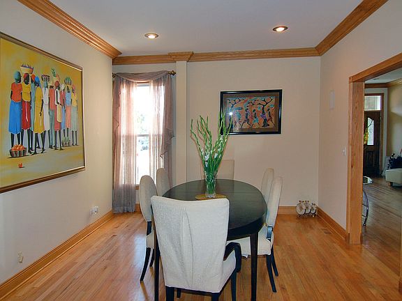 3rd image of 4571 S Lake Park Ave