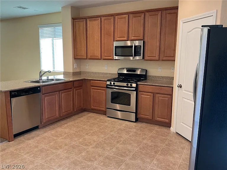 739 Crest Valley Pl — Photo 3