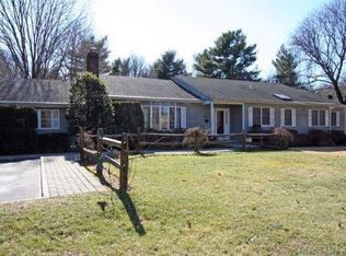 40 Middle Rd, Port Washington, NY 11050