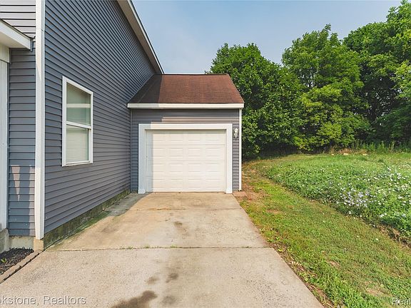 4th image of 270 Franklin Rd