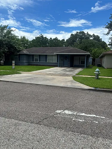 4713 Saxon St Photo 1