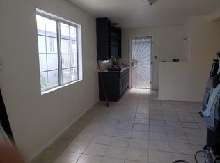 800 N Willow Ave #A, Compton, CA 90221