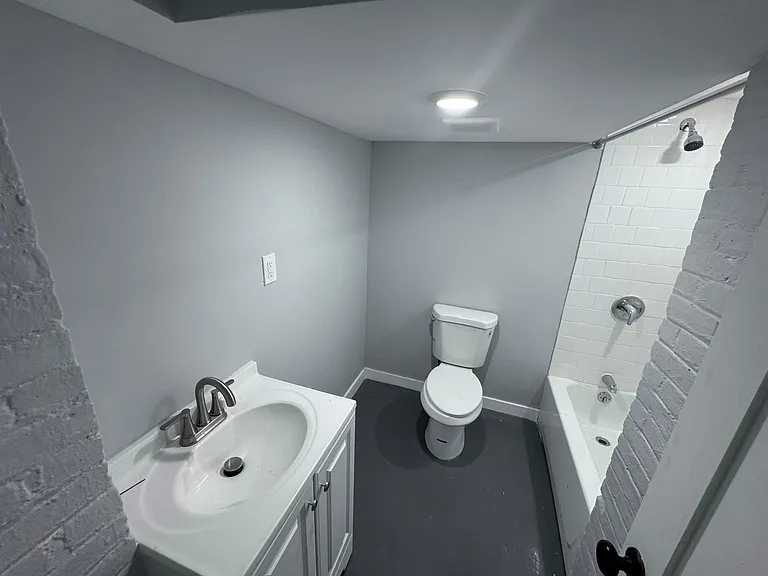 81 Bostwick Ave #LOWERG1 — Photo 3