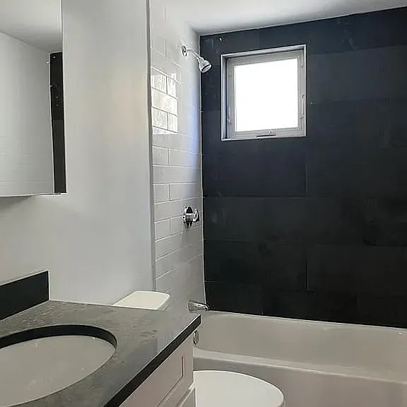 288 Columbia St — Photo 3