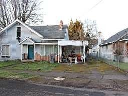 3rd image of 419 SE Sheridan Rd