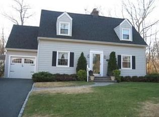 313 Indian Trl, Mountainside, NJ 07092