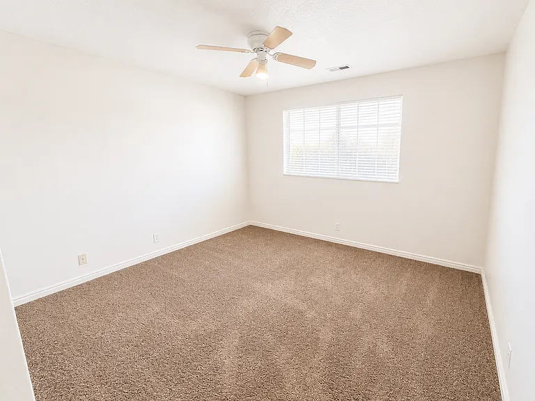 49 N 400 W — Photo 5