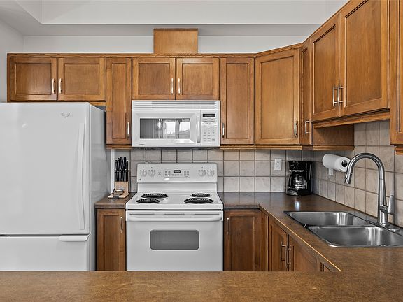 5th image of 1128 Sunset Dr Unit 1404