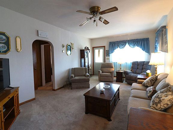 3rd image of 9 Walnut Avenue