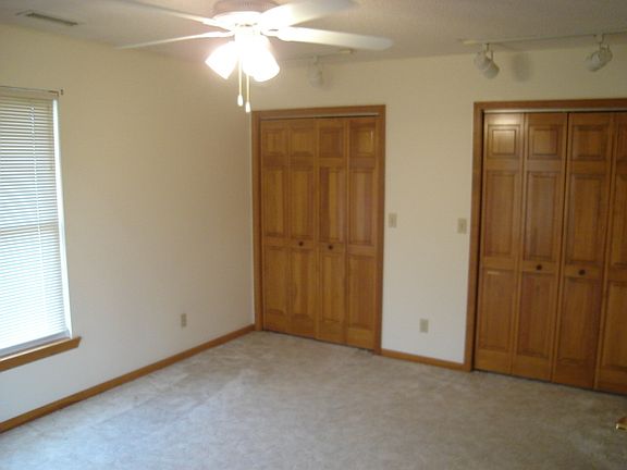 3rd image of 1033 Forest Hills Ln APT F