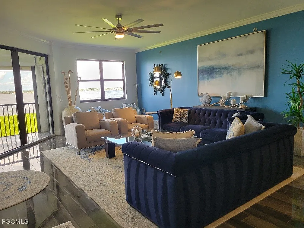3 bed, 2.5 bath, 2510 sqft, $10,000 — Photo 2