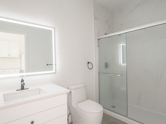 3rd image of 519 Mercer St Floor 2