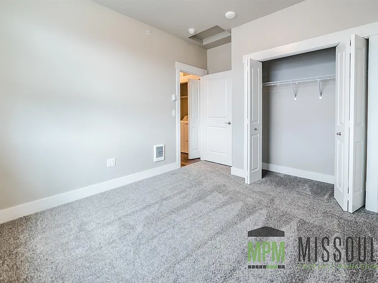 England Blvd. Apartments — Photo 18
