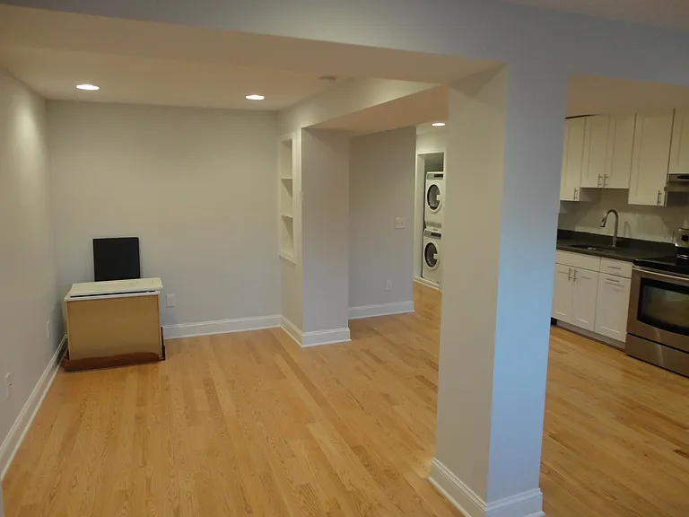 1729 Hobart St NW — Photo 3