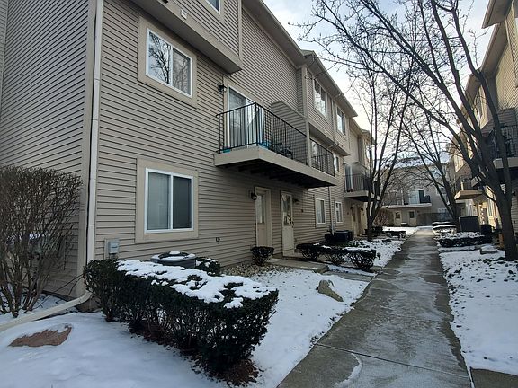 2nd image of 707 Washington Place Dr #1