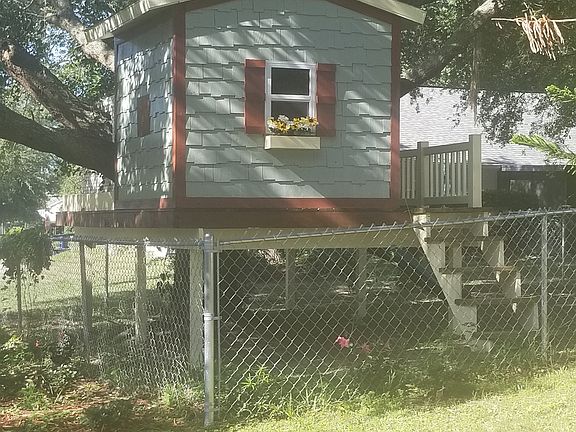 3rd image of 403 Royal St