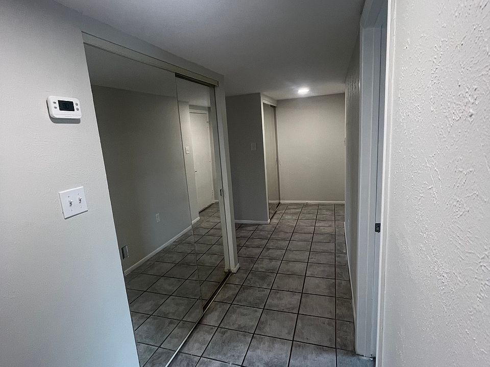 1st image of 1577 Greenlea Dr APT 6
