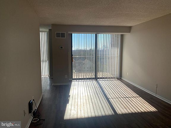 5th image of 2311 Pimmit Dr APT 1214