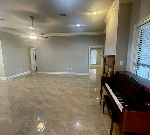 4th image of 301 Wildflower Ln