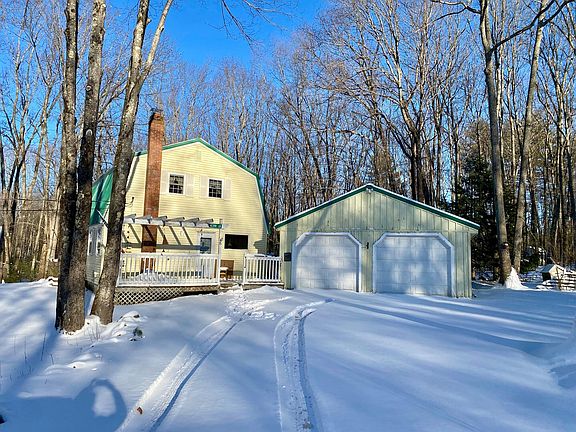 3rd image of 46 Ledgewood Drive