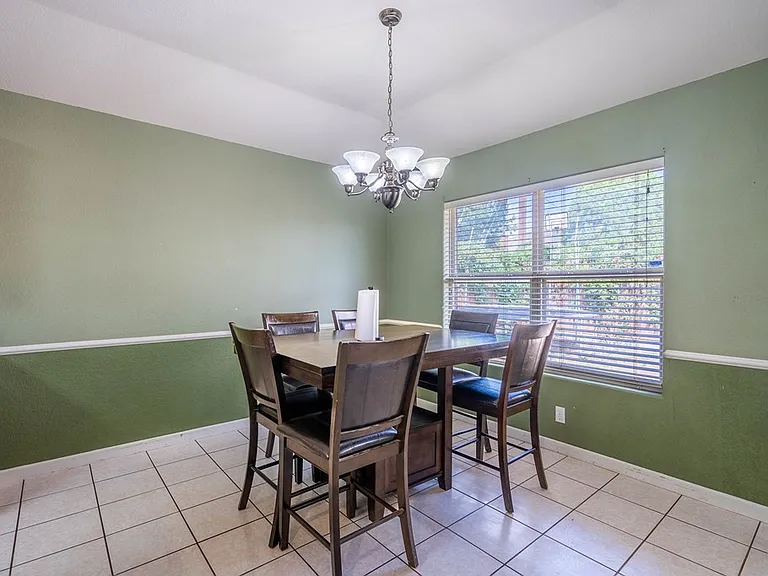 5112 Lavaca Ave — Photo 3
