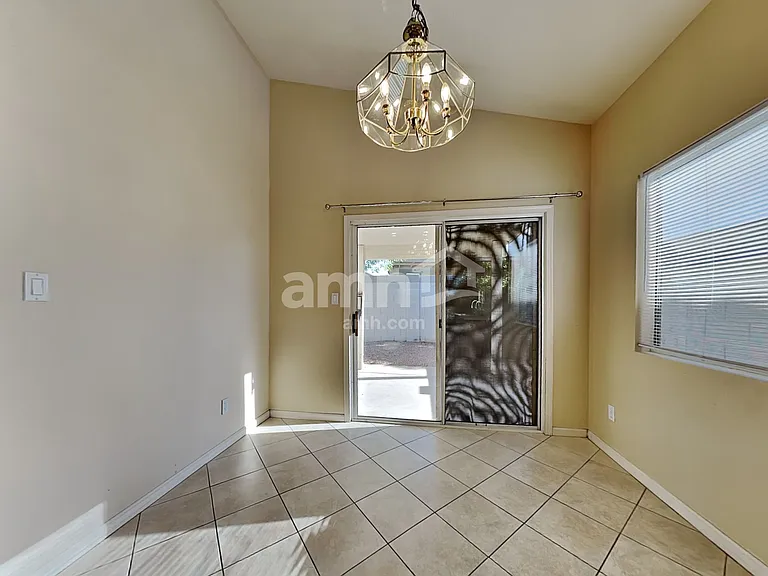 233 W Verano Pl — Photo 5