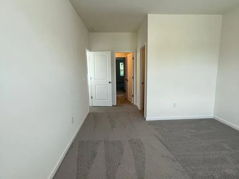 1417 Creekfront Dr — Photo 15