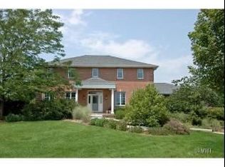 40W546 Greenview Ln, Elgin, IL 60124