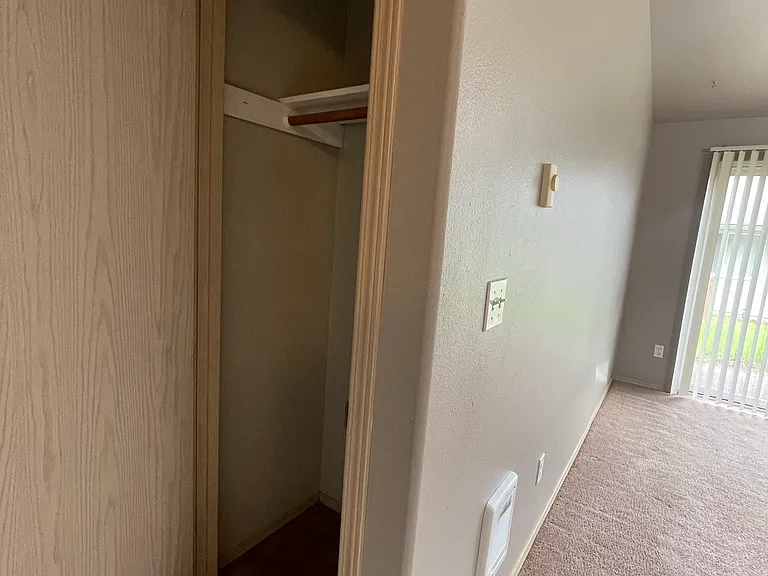 3 bed, 2.0 bath, 1234 sqft, $2,350 — Photo 18