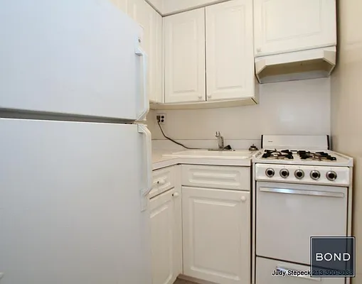 Rented by Bond New York | media 31