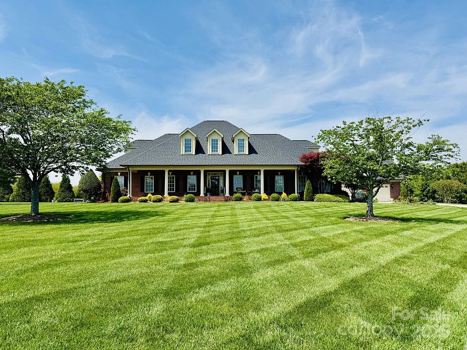 1st image of 107 Cedar Lake Dr