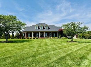 107 Cedar Lake Dr, Statesville, NC 28625