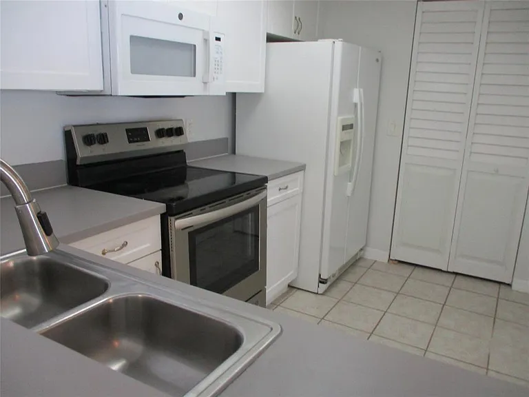 5045 Wiles Rd #206 — Photo 7