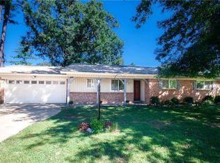 204 E Andrew Ave, Springdale, AR 72764