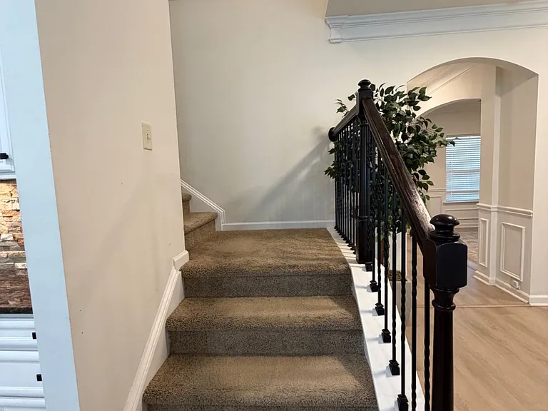 838 Pine Ln — Photo 18